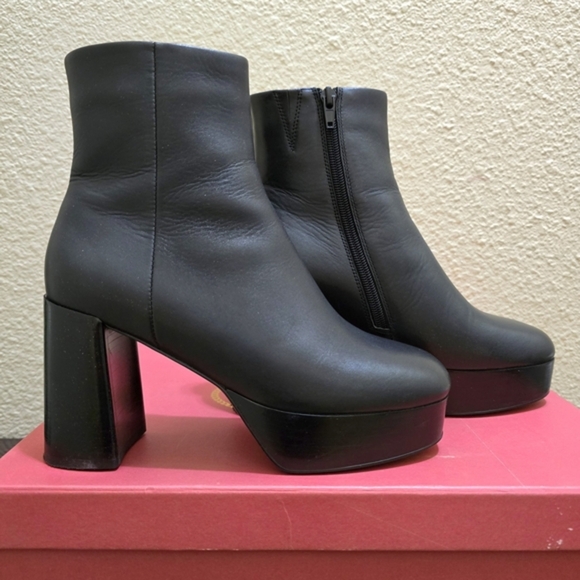 VANELi Women's Black Ankle‎ Boots Booties NEW Size 6.5 - Picture 2 of 8